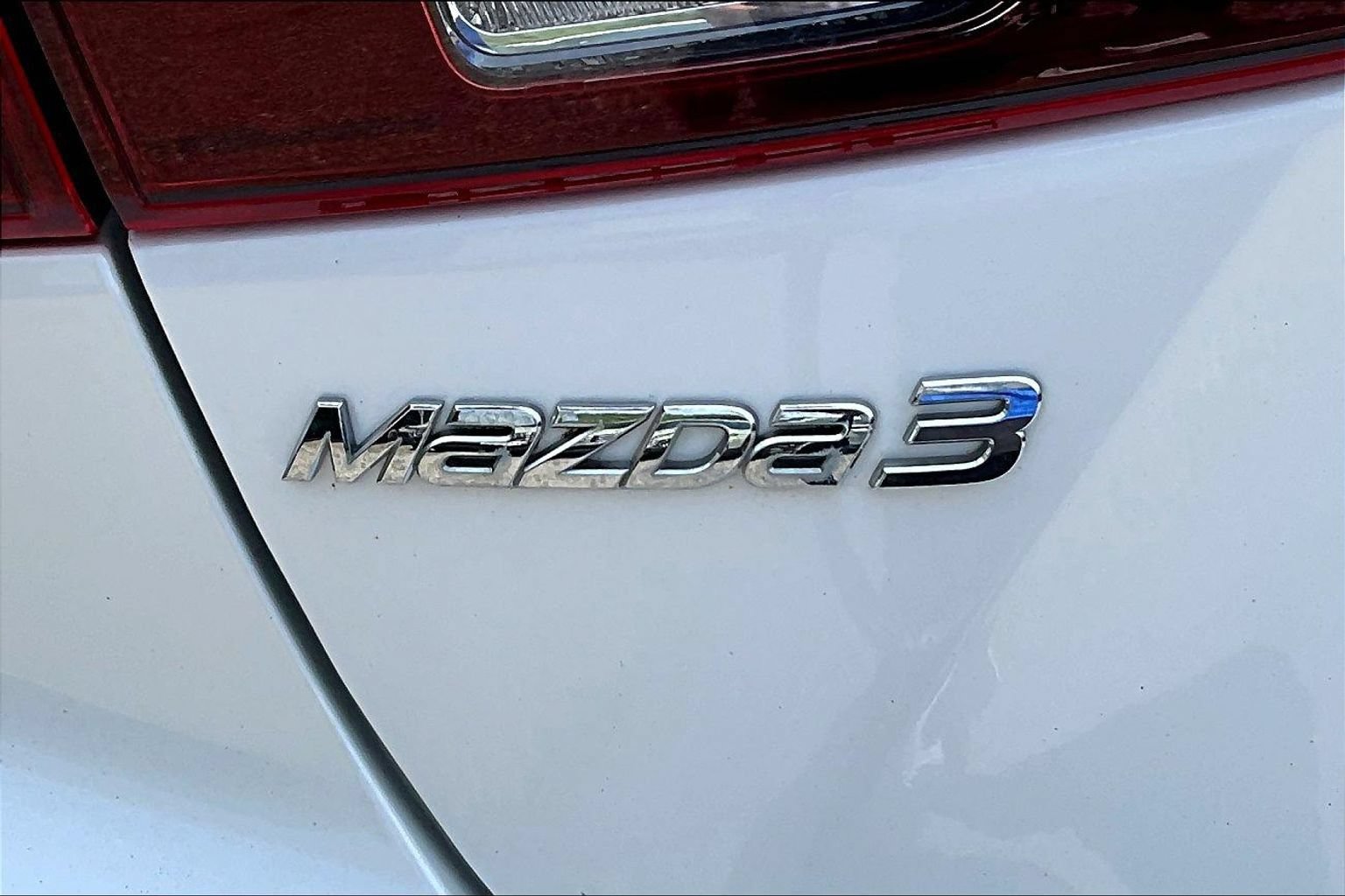 Used 2018 MAZDA MAZDA3 Touring FWD image 24