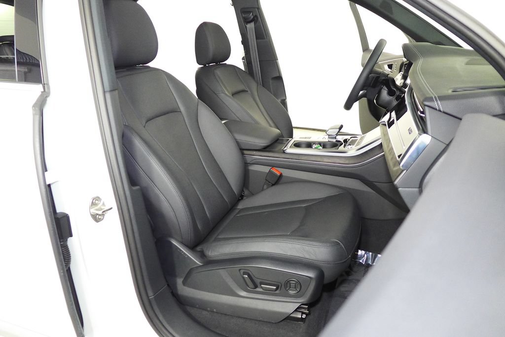 Used 2023 Audi Q7 2.0T Premium Plus w/ Premium Plus Package AWD/4WD image 19