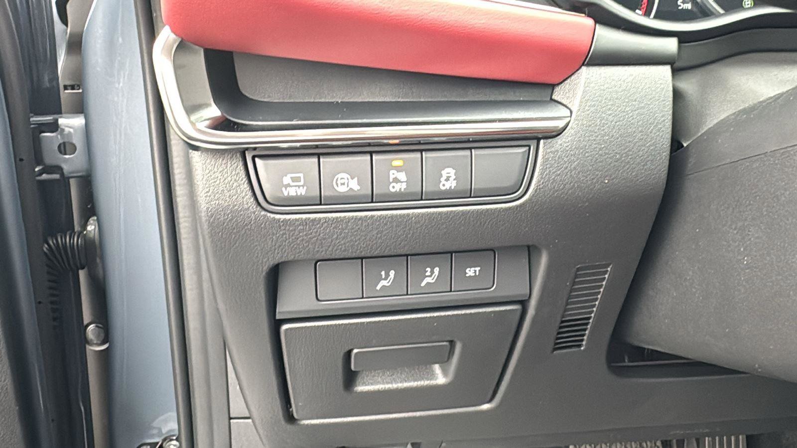 New 2026 MAZDA MAZDA3 Hatchback w/Premium Plus Pkg image 9