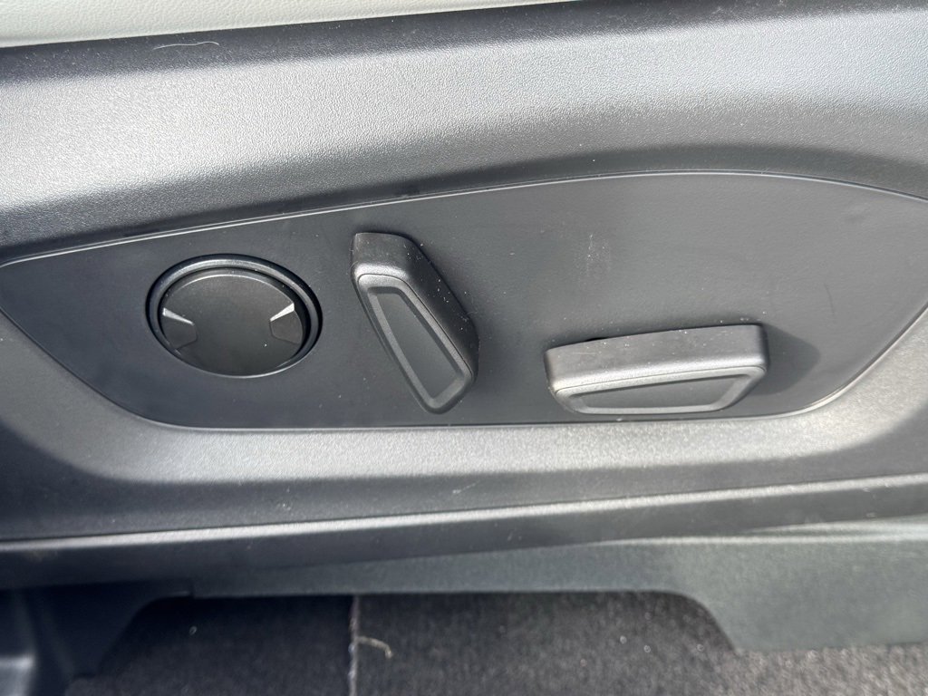 Used 2025 Ford Explorer Active w/ Active Comfort Package image 29