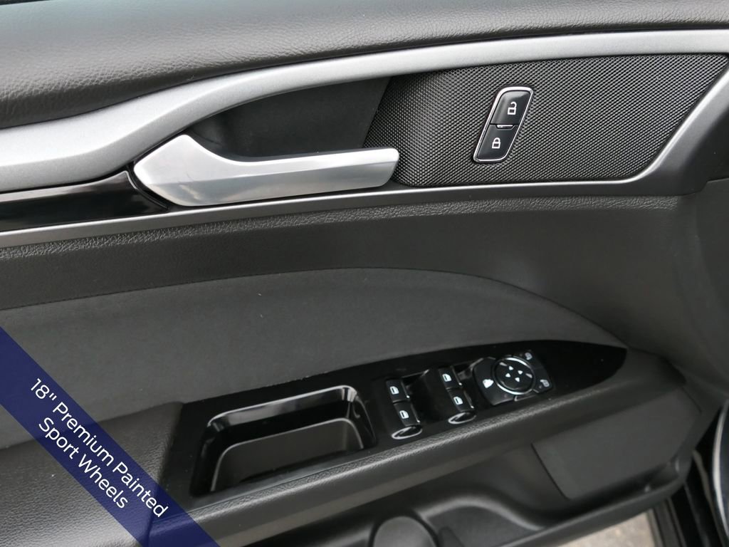 Used 2015 Ford Fusion SE w/ Equipment Group 201A image 15