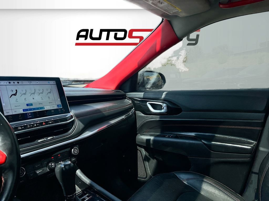 Used 2022 Jeep Compass Trailhawk w/ Trailhawk Elite Group image 25