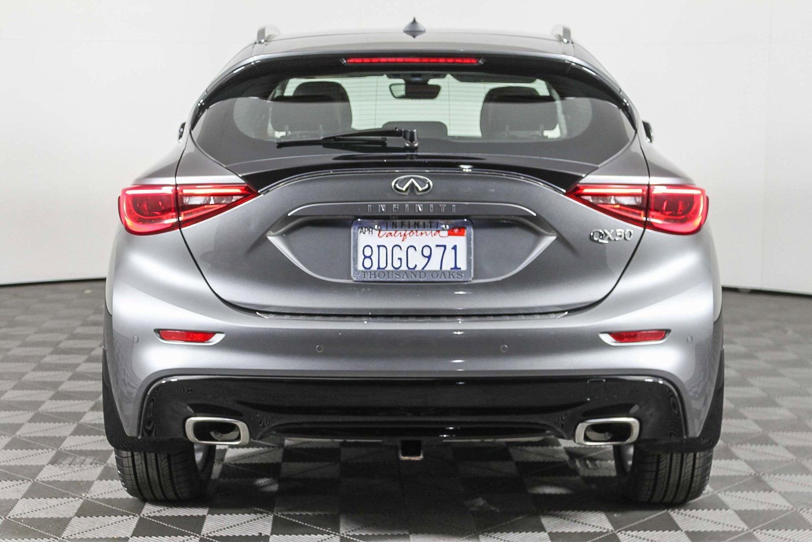 Used 2018 INFINITI QX30 Premium w/ Navigation Package image 7