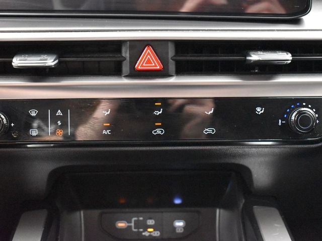 Certified 2025 Kia Sorento LX image 20