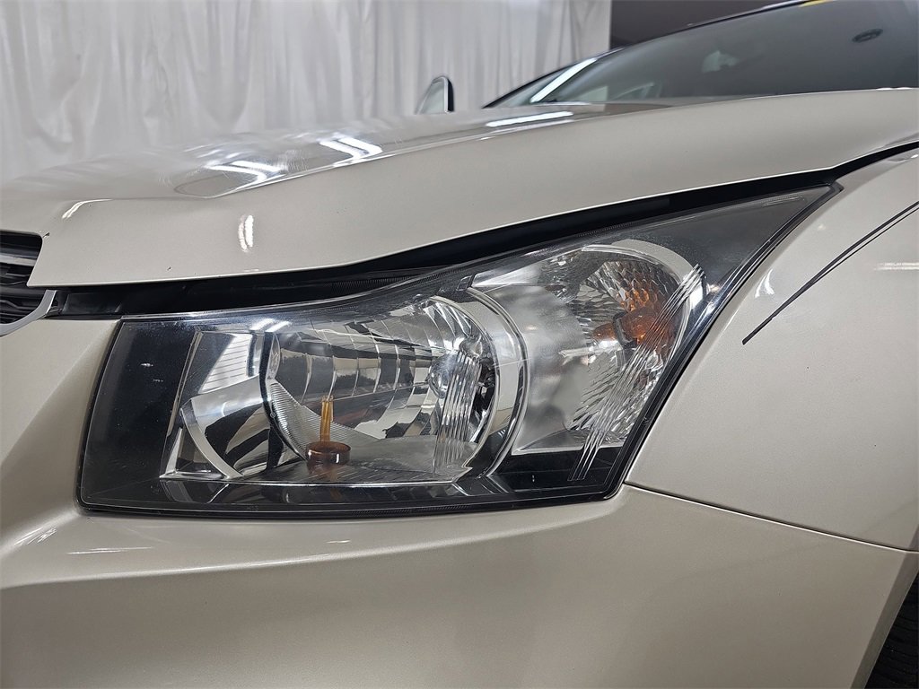 Used 2015 Chevrolet Cruze LT image 34