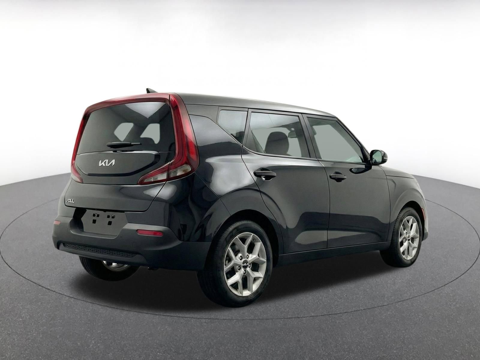 Used 2025 Kia Soul LX w/ LX Technology Package FWD image 9