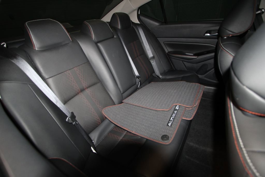 Used 2024 Nissan Altima 2.5 SR w/ SR Premium Package image 23