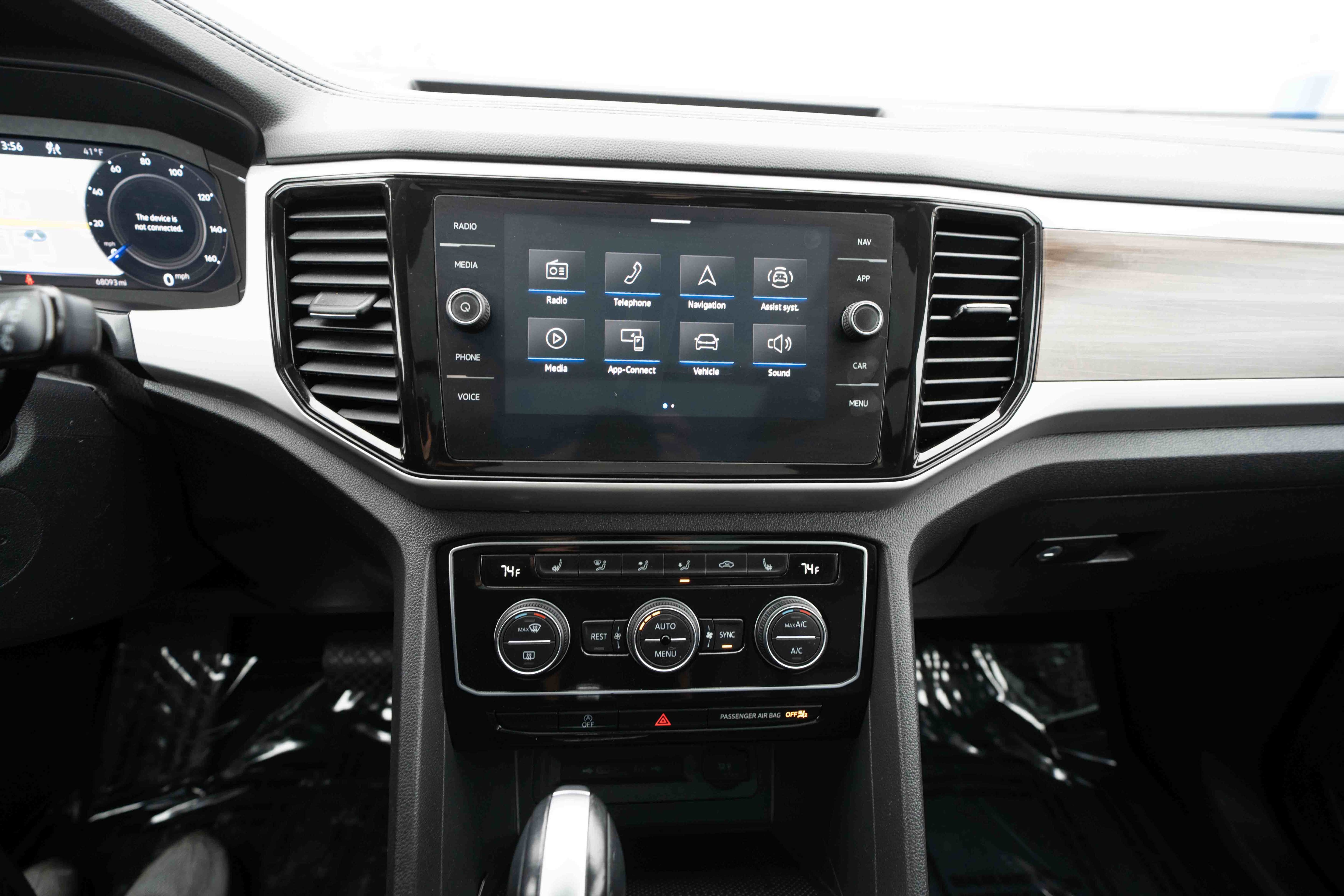 Used 2022 Volkswagen Atlas SEL image 17