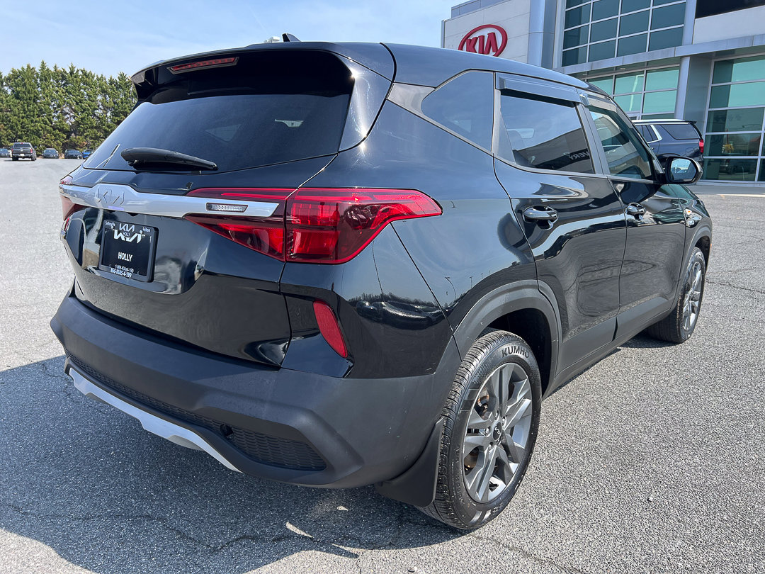 Used 2023 Kia Seltos LX AWD/4WD image 6