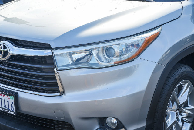 Used 2016 Toyota Highlander Limited AWD/4WD image 10