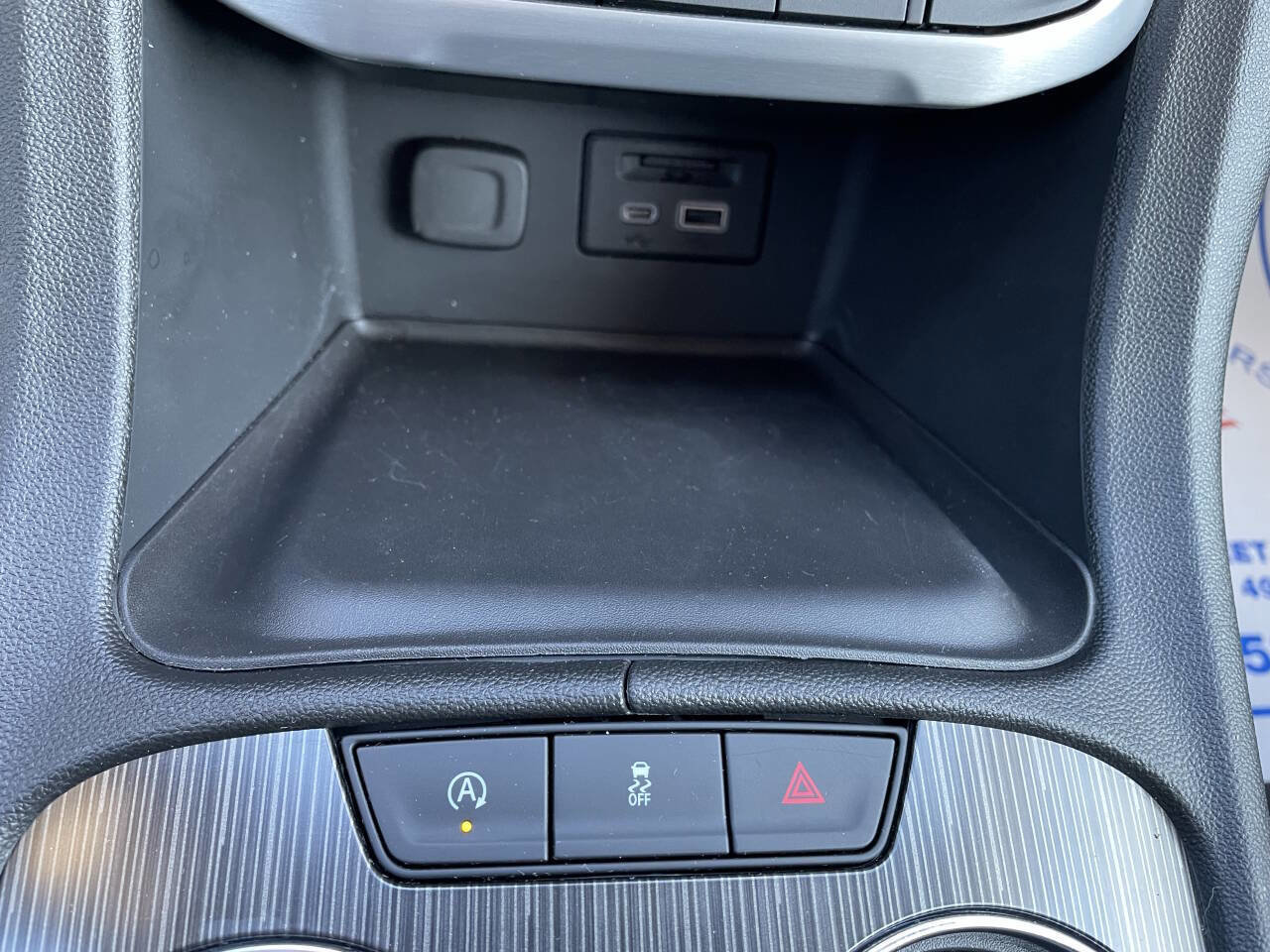 Used 2023 GMC Acadia SLT w/ Preferred Package image 28