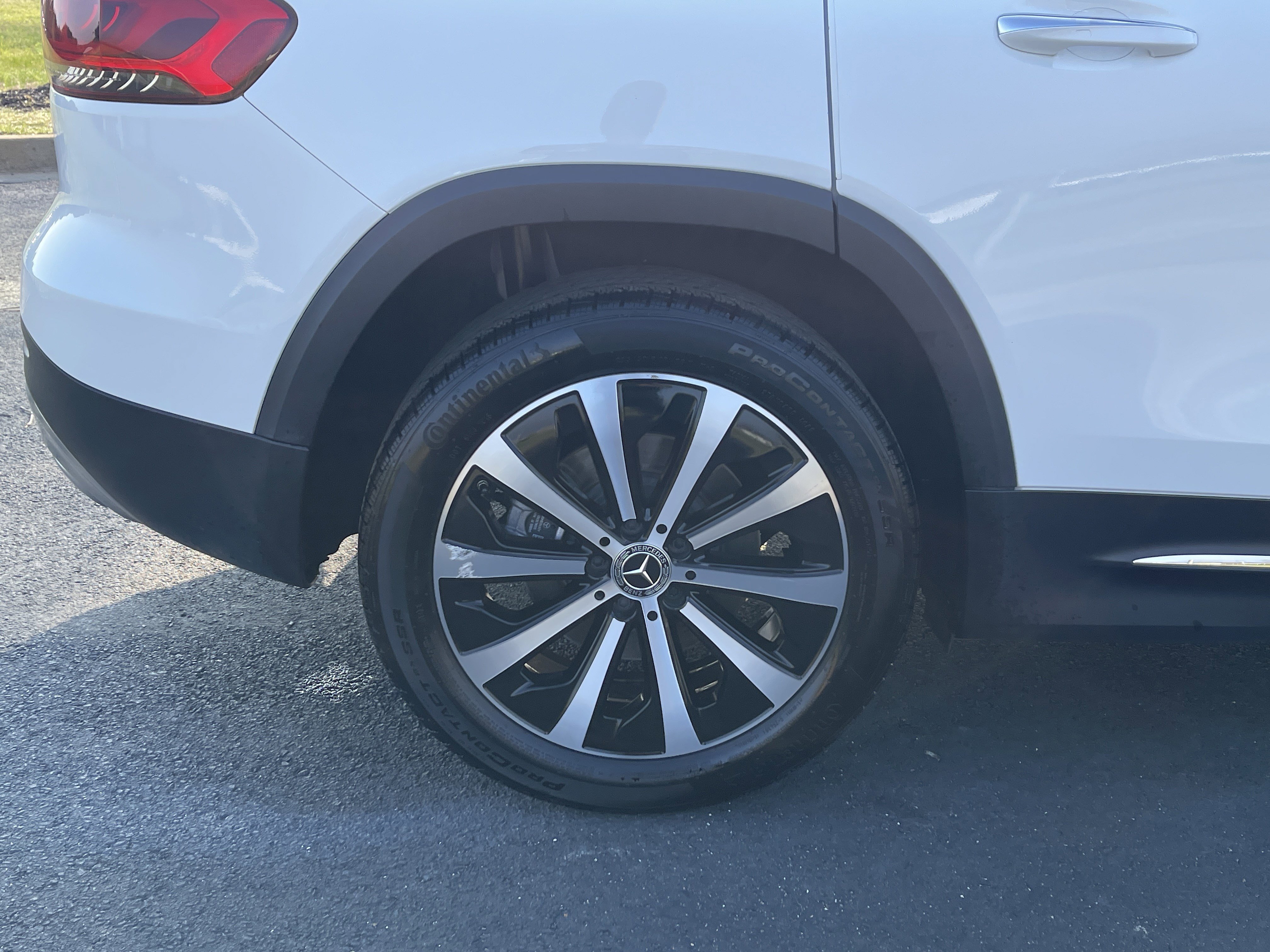 Used 2022 Mercedes-Benz GLB 250 image 34