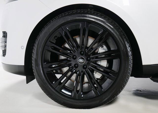 Used 2023 Land Rover Range Rover SE image 9