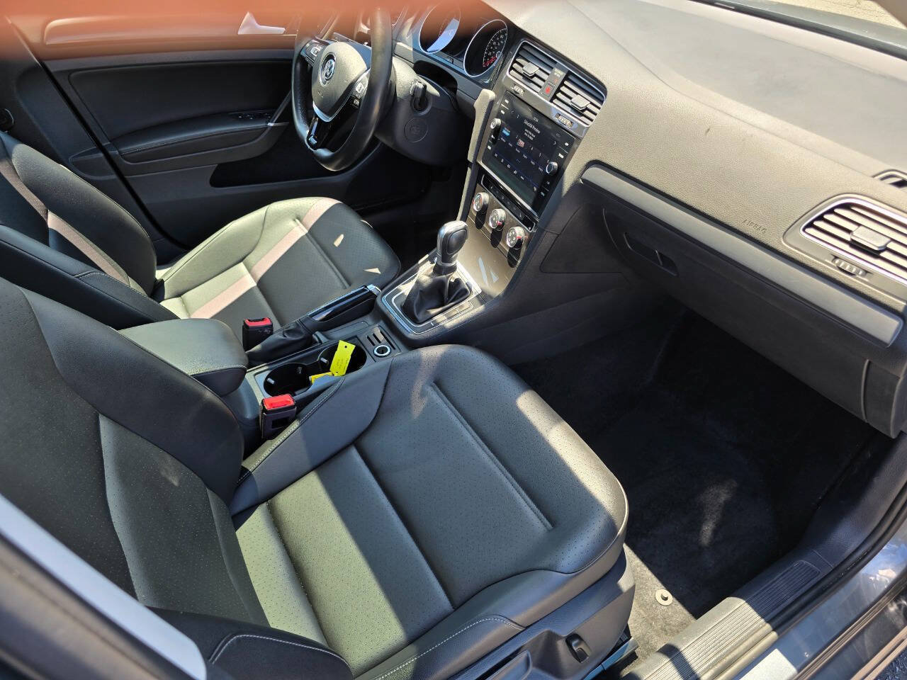 Used 2019 Volkswagen Golf S FWD image 27