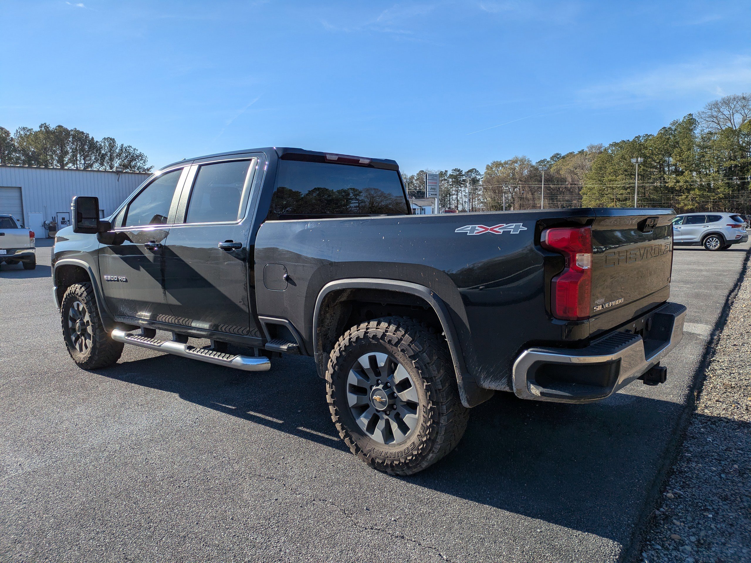 Used 2023 Chevrolet Silverado 2500 LT image 4