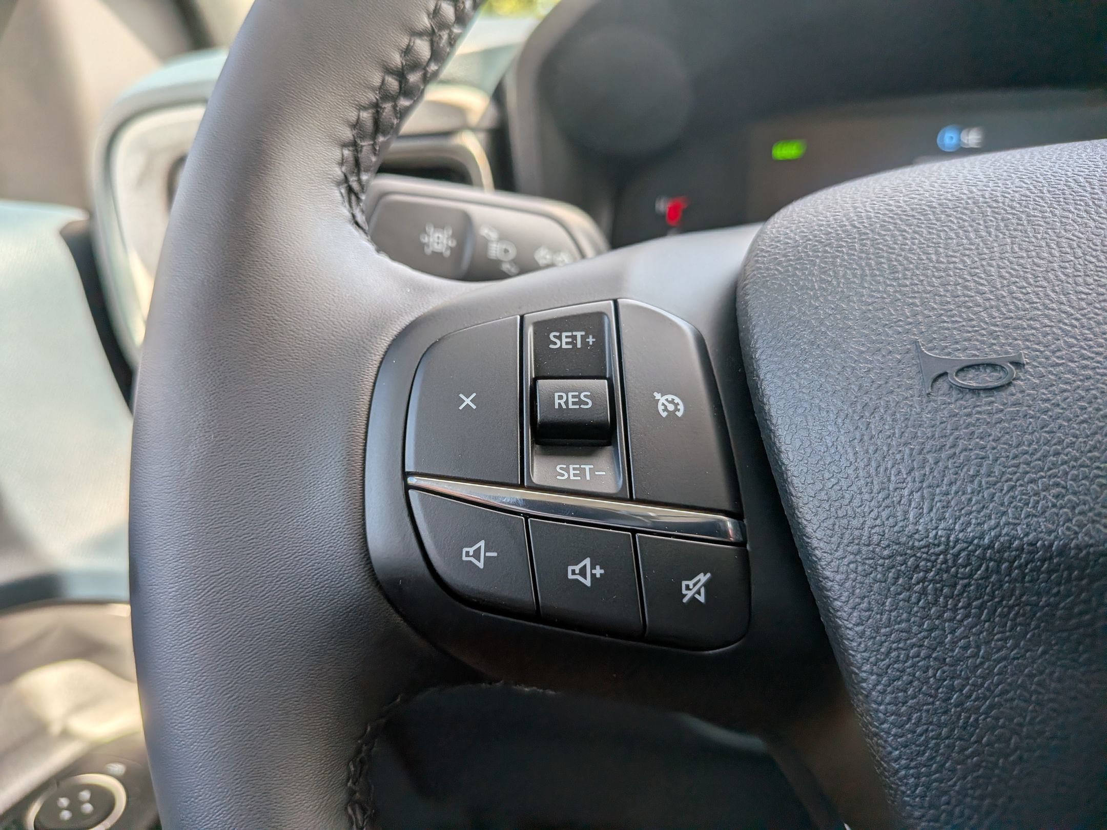 New 2026 Ford Maverick XLT w/ XLT Luxury Package FWD image 18