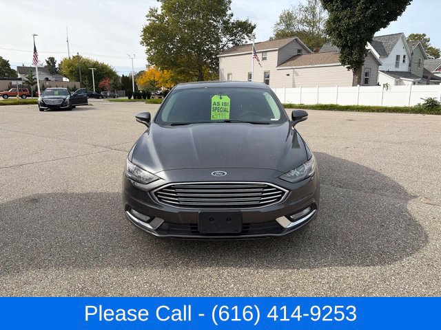 Used 2017 Ford Fusion SE w/ Equipment Group 201A FWD image 5