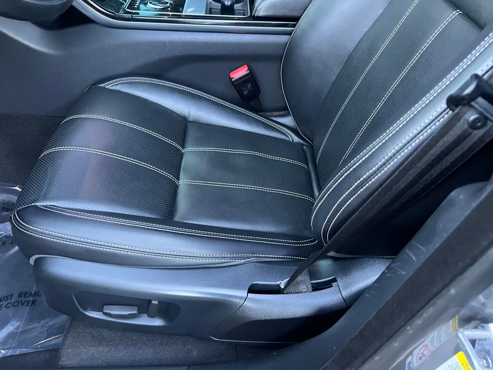 Used 2019 Land Rover Range Rover Velar R-Dynamic SE image 21