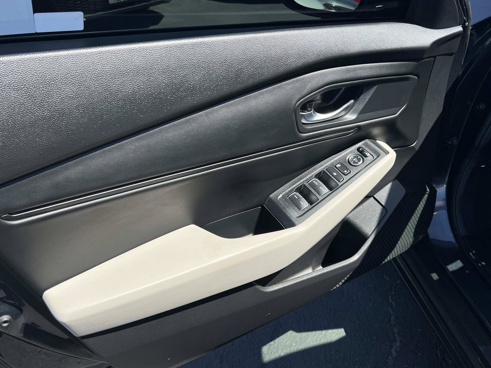 Certified 2025 Honda Accord SE image 6