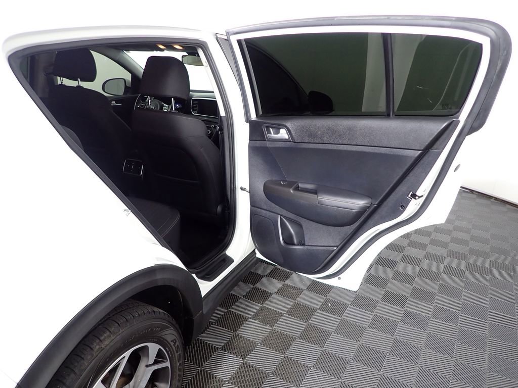 Used 2020 Kia Sportage LX image 29