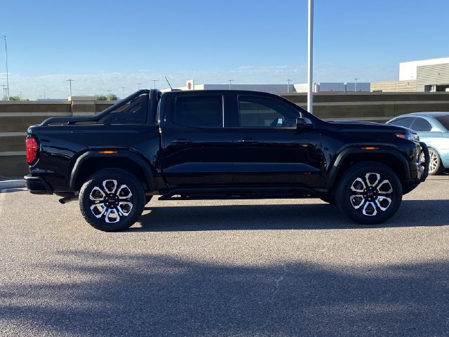 Used 2025 GMC Canyon AT4 w/ Nightfall Edition AWD/4WD image 8