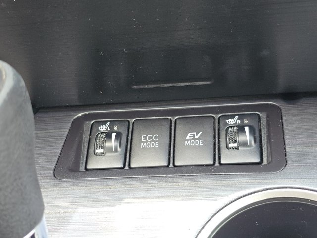 Used 2014 Toyota Camry XLE w/ Leather Package FWD image 4