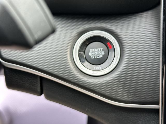 Used 2023 Jeep Grand Cherokee L Laredo image 18