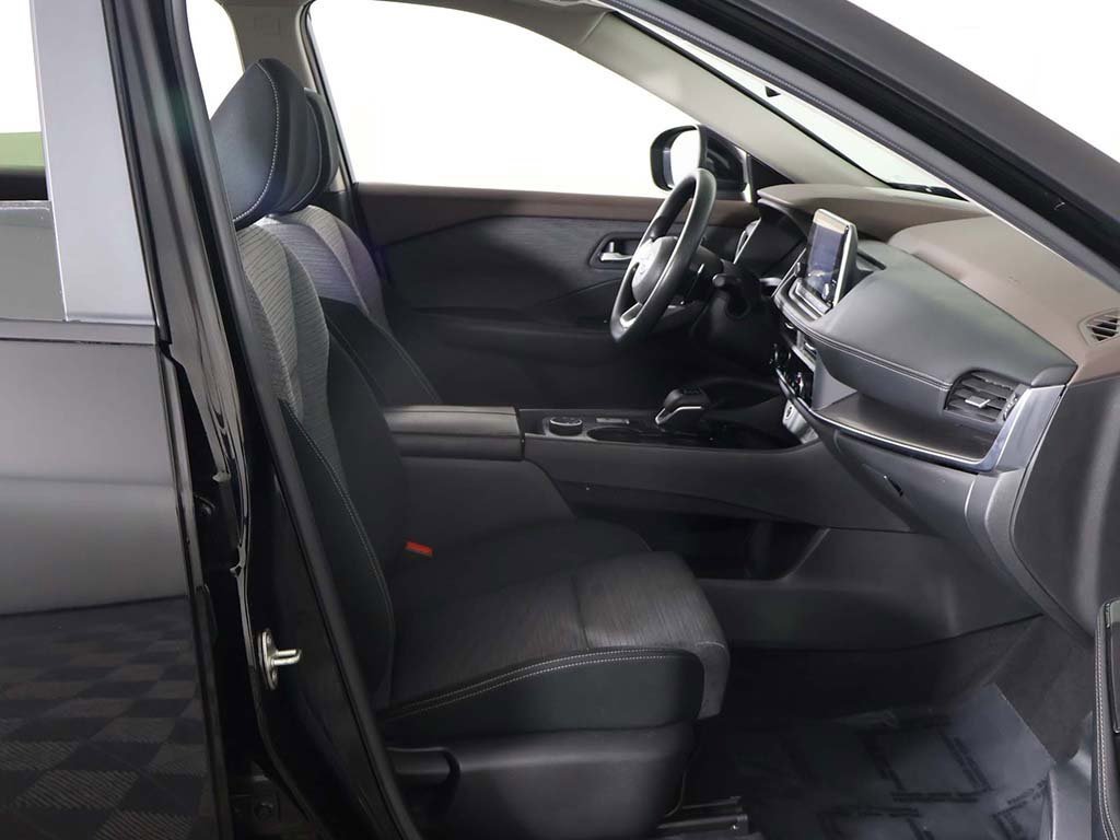 Used 2023 Nissan Rogue SV image 21