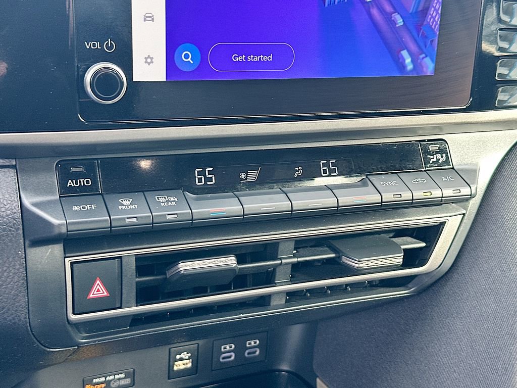 Used 2025 Toyota Camry LE image 16