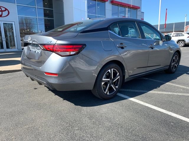 Used 2024 Nissan Sentra SV image 3