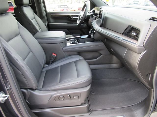 Used 2025 Chevrolet Tahoe Z71 image 10