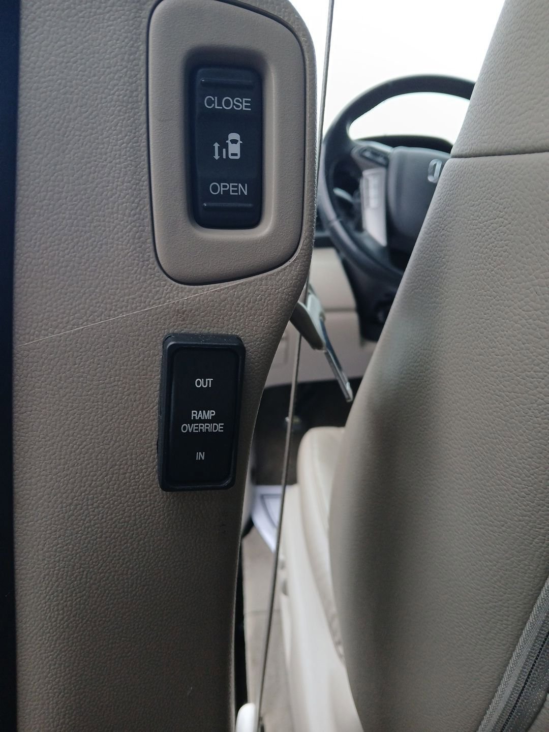 Used 2017 Honda Odyssey EX-L image 17