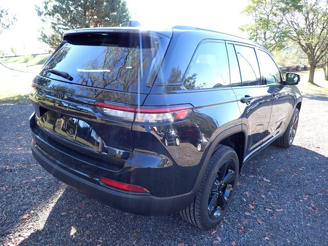 New 2025 Jeep Grand Cherokee Altitude AWD/4WD image 7