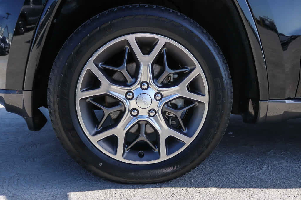 Used 2018 Jeep Grand Cherokee Limited RWD image 5