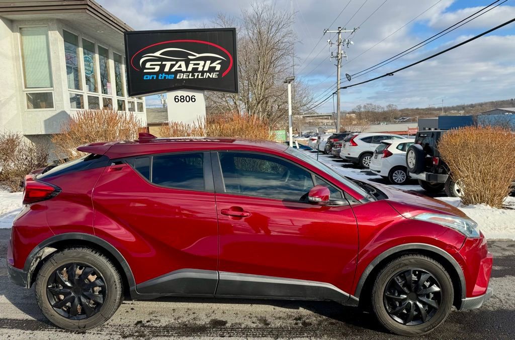 Used 2019 Toyota C-HR LE image 1