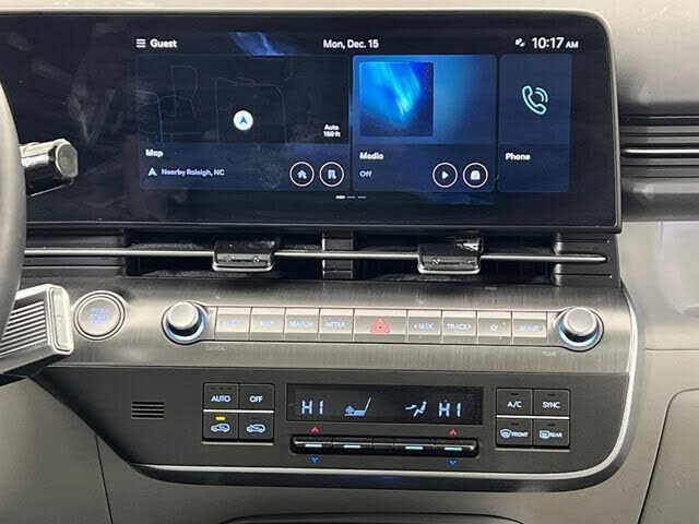Used 2024 Hyundai Kona Limited FWD image 33