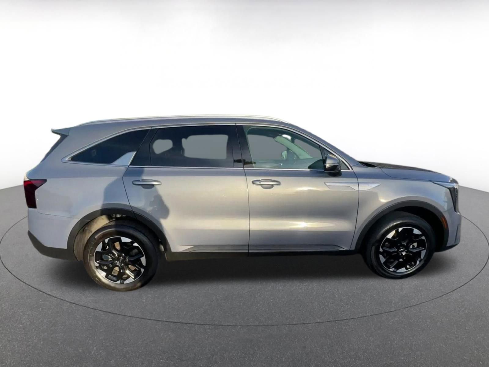 Used 2024 Kia Sorento S image 16