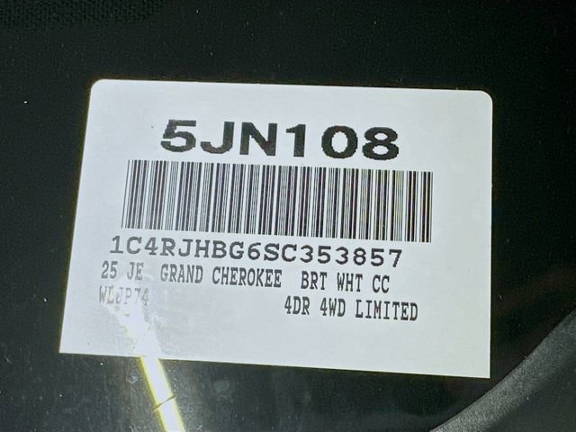 New 2025 Jeep Grand Cherokee Limited w/ Luxury Tech Group II image 24