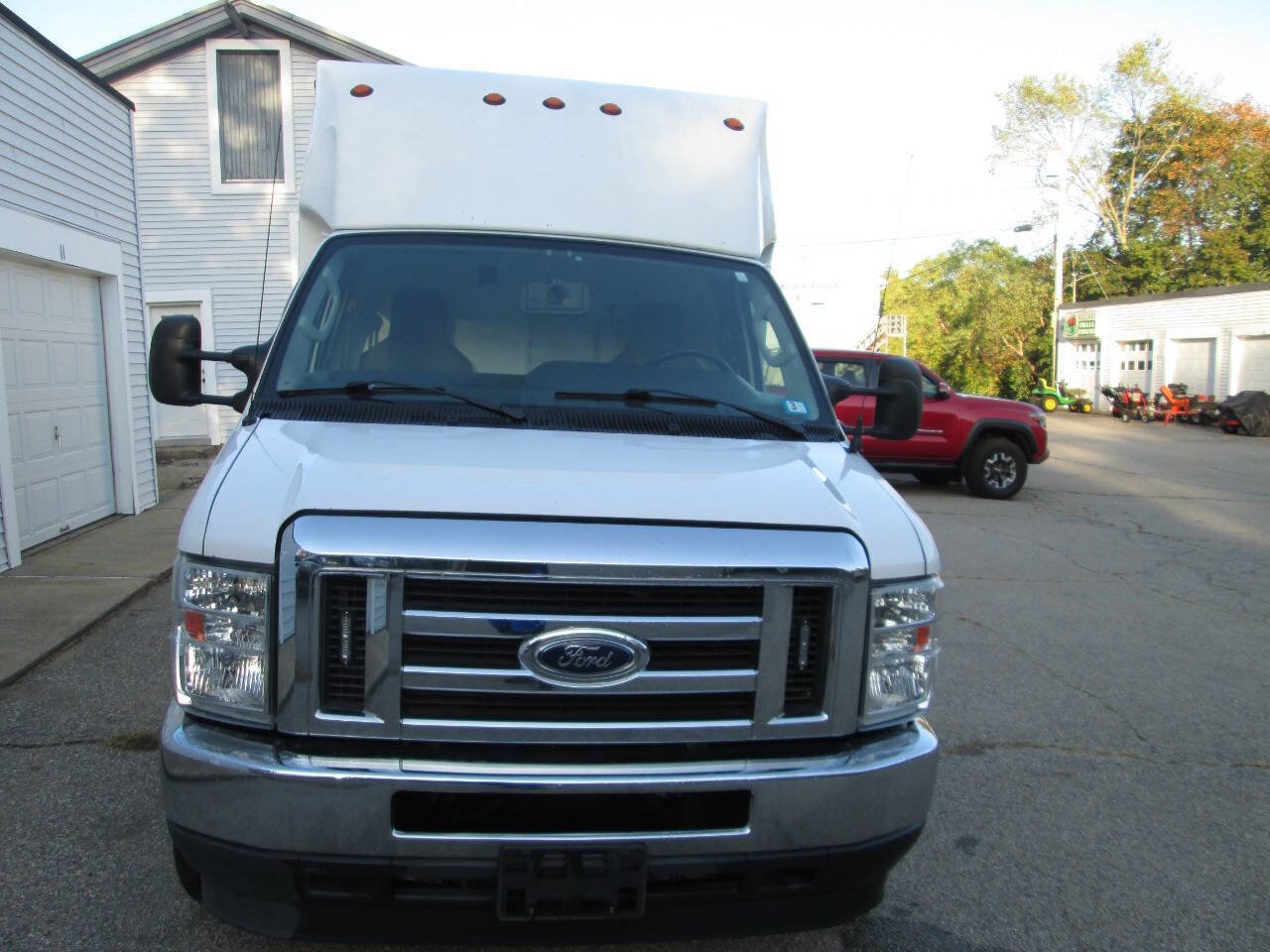Used 2021 Ford E-350 and Econoline 350 Super Duty w/ Power Windows & Locks Group image 6