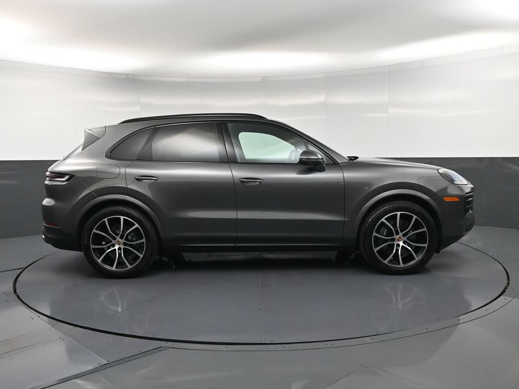Certified 2026 Porsche Cayenne AWD/4WD image 9