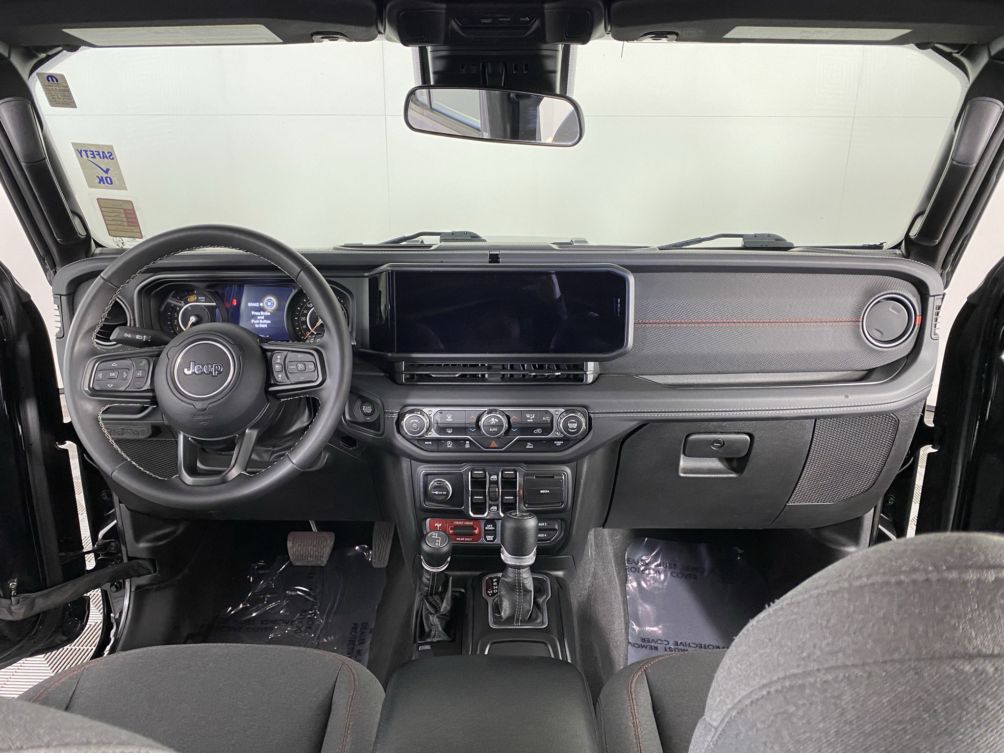 Used 2025 Jeep Wrangler Unlimited Rubicon AWD/4WD image 20