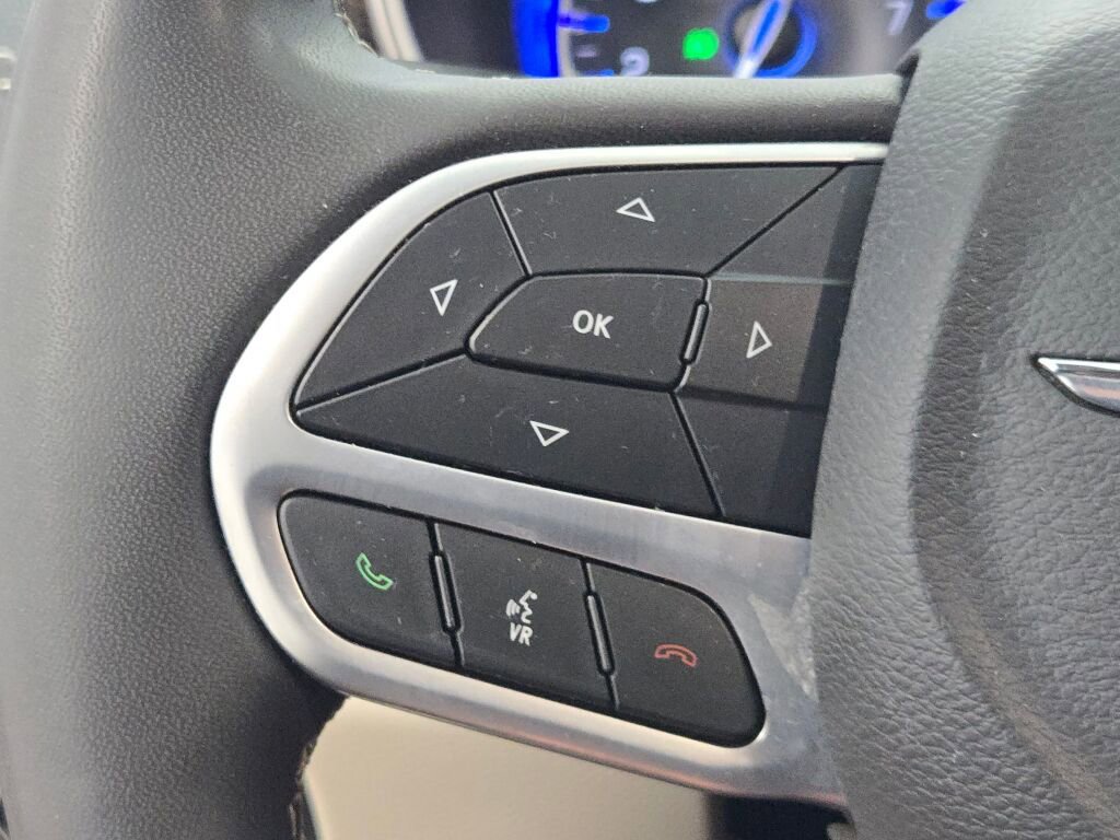 Used 2022 Chrysler Pacifica Limited FWD image 31