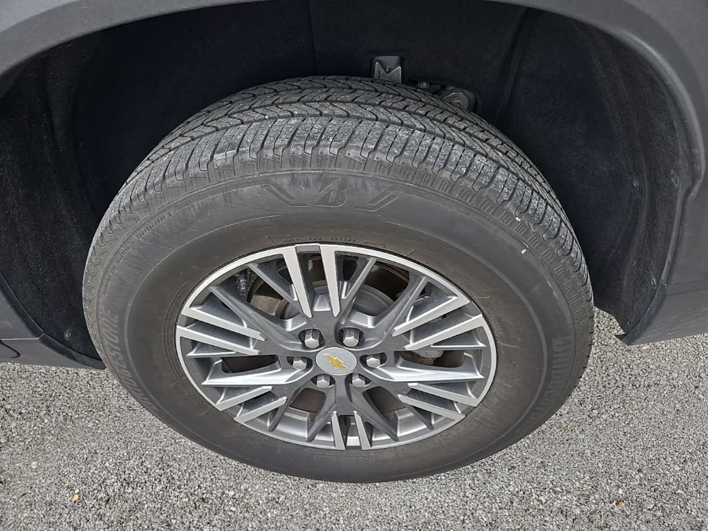 Used 2024 Chevrolet Traverse LT FWD image 11