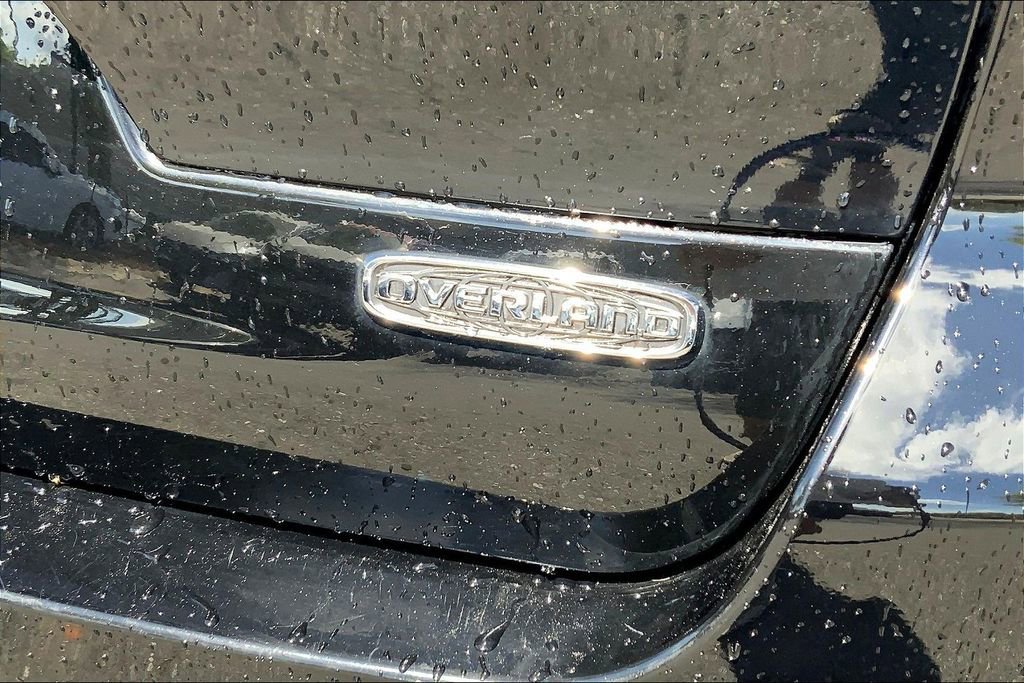 Used 2023 Jeep Grand Cherokee L Overland image 24