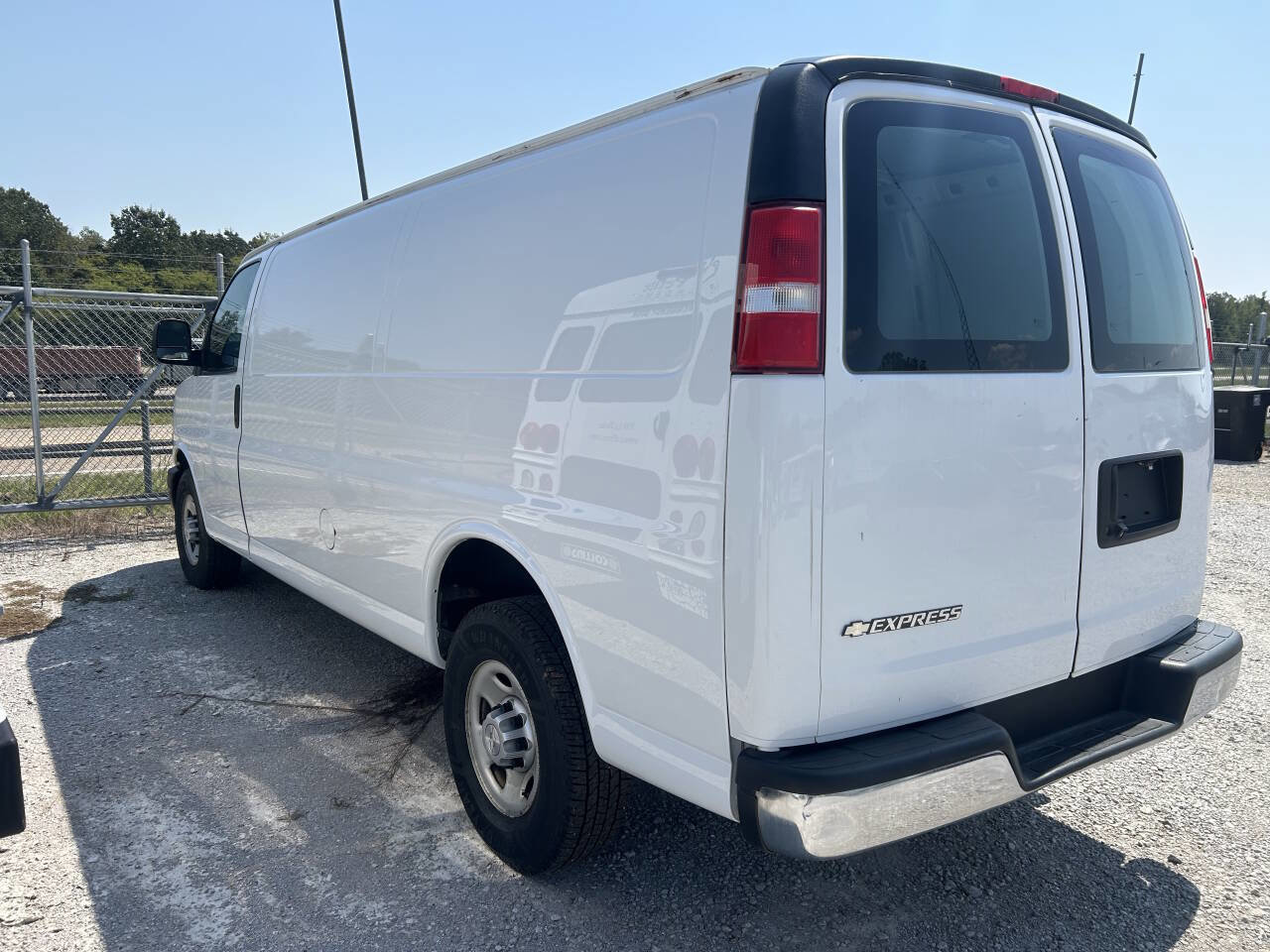 Used 2019 Chevrolet Express 2500 Extended w/ Driver Convenience Package image 4