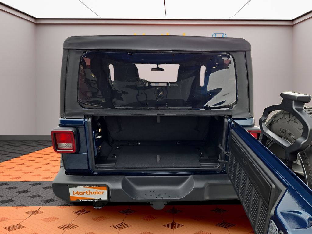Used 2025 Jeep Wrangler Sport AWD/4WD image 12