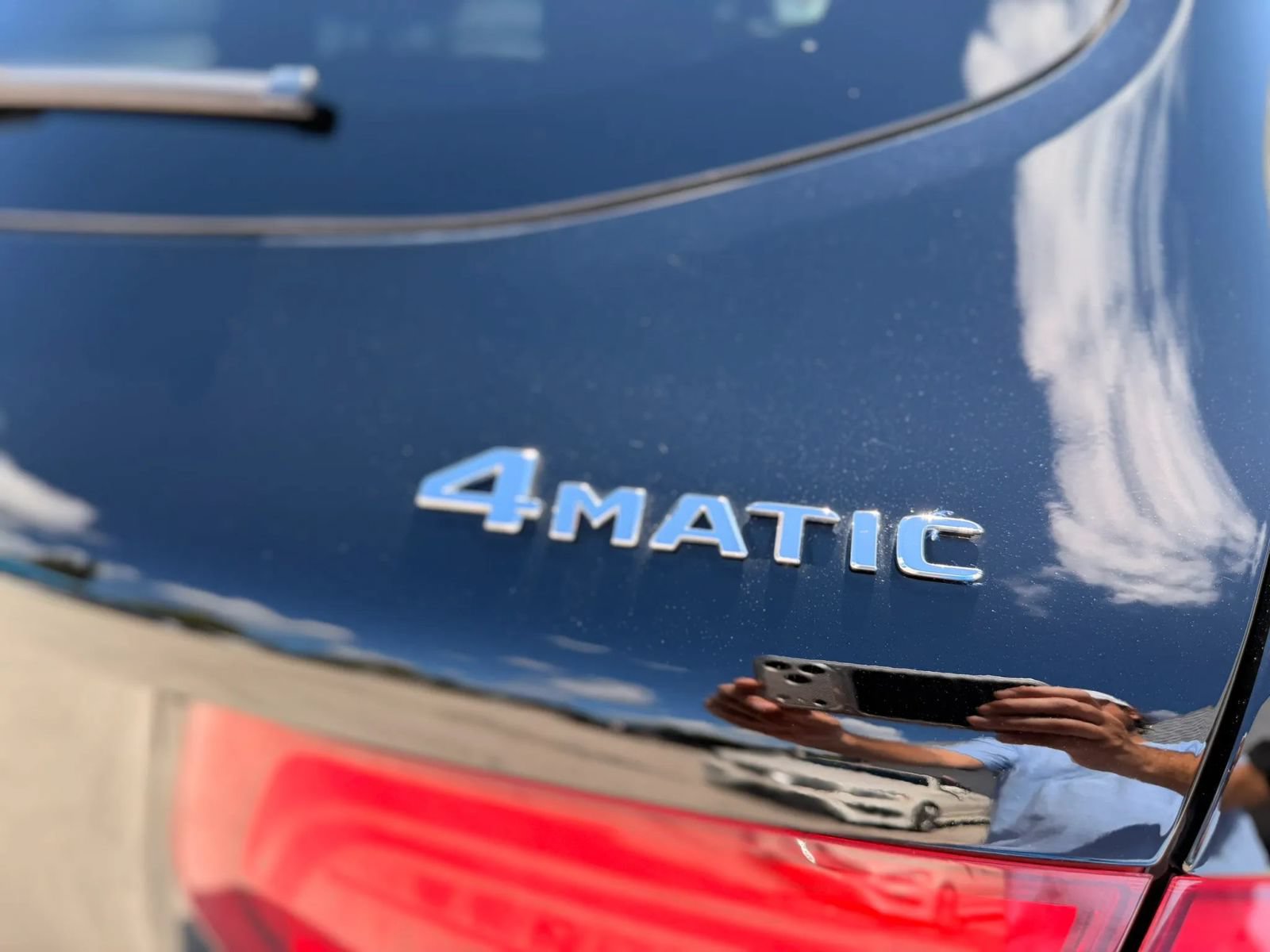 Used 2019 Mercedes-Benz GLC 300 4MATIC w/ Premium Package image 11