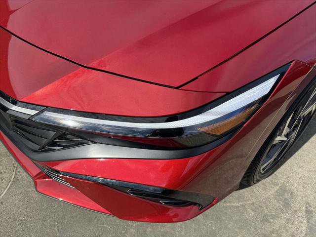 Certified 2025 Hyundai Elantra SEL image 8