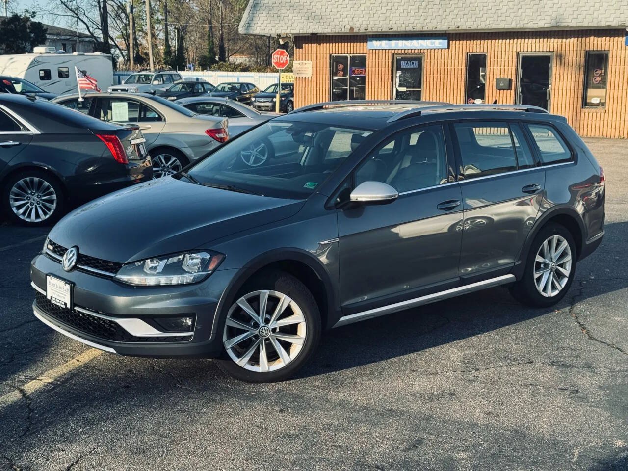 Used 2019 Volkswagen Golf Alltrack SE AWD/4WD image 2