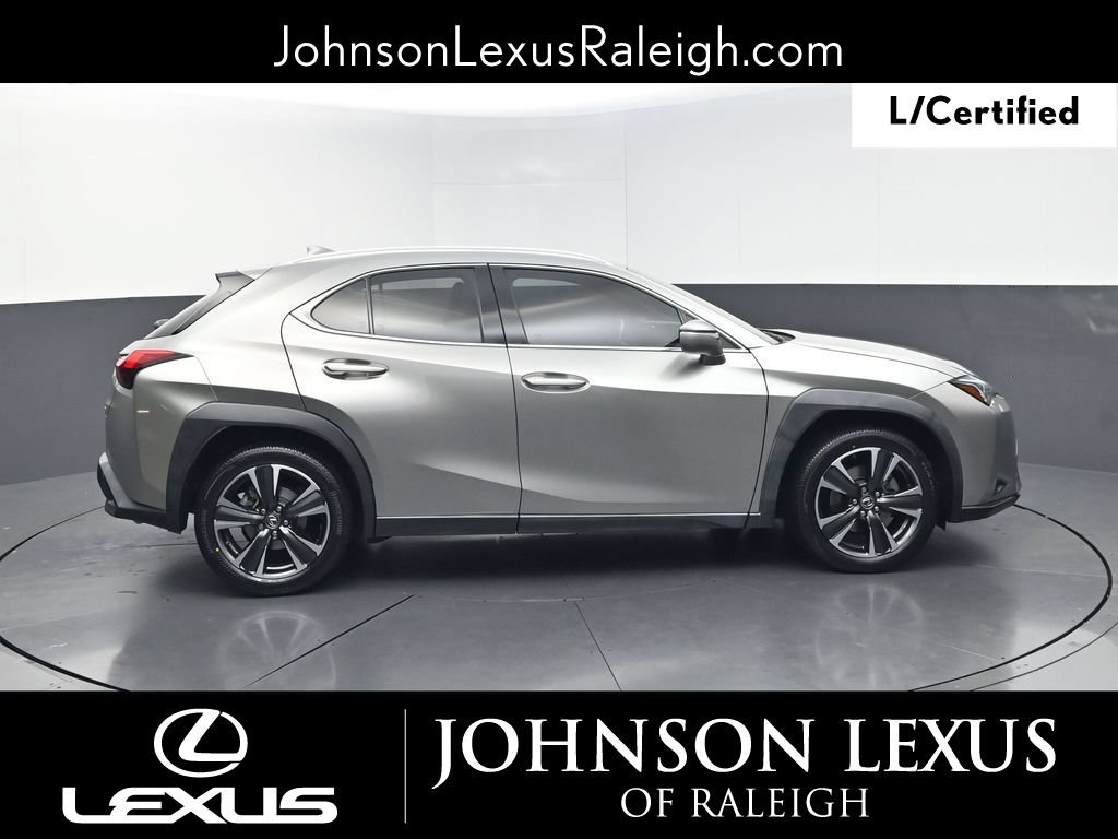 Certified 2021 Lexus UX 200 w/ Accessory Package (Z2) FWD image 6